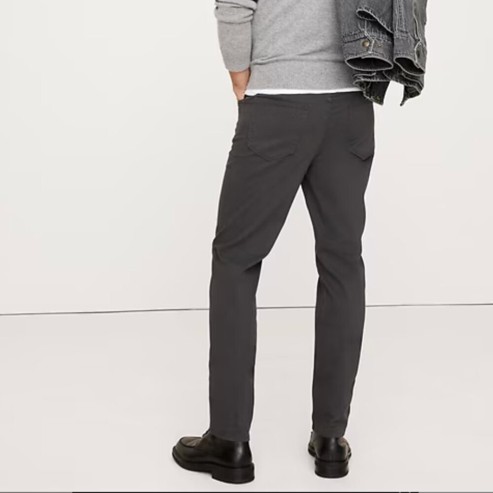 Banana Republic Men's Charcoal Gray Slim Travel Jean. Size 34 Waist X 32 Length - Picture 2 of 16